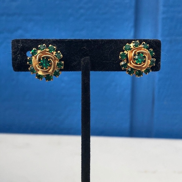 VTG Gold/Emerald Rhinestone Flower Earrings J. Lee - Picture 2 of 7